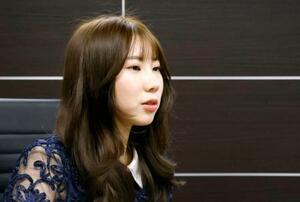 取材に応じる福山里帆さん=東京都内