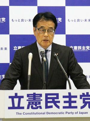 記者会見する立憲民主党の岡田克也幹事長=5月21日、国会
