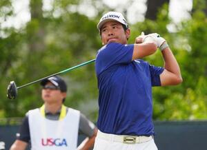 第1ラウンド、15ホールを終え1オーバーで暫定29位の松山英樹=シネコックヒルズGC(共同)