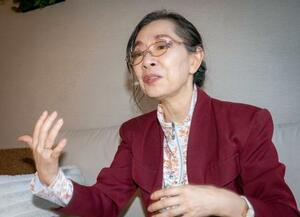 　インタビューに答える武蔵野美術大教授の志田陽子さん