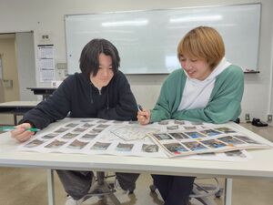 街歩きイベントを企画した堂後輝能さん(左)と三善風輝さん=新発田市新富町1