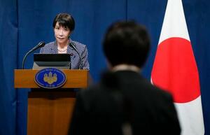 G7サミットを終え、記者会見する高市首相=17日、フランス東部アルシャン(共同)