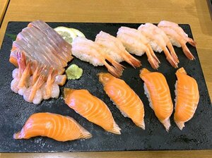 雪室で熟成した銀鮭とナンバンエビのすしと刺身