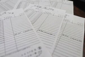 新潟日報社が情報公開請求で入手した過去の入札調書。今回事件となった入札の落札率と同じような数字が目立った