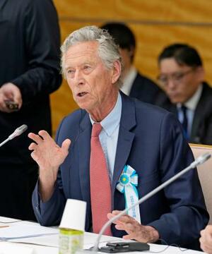 　経済財政諮問会議であいさつするＭＩＴのオリビエ・ブランシャール名誉教授＝２６日午後、首相官邸