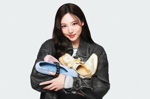 「VIVAIA」2026年春キャンペーン「Feel the Comfort」のビジュアルに登場したTWICE・NAYEON