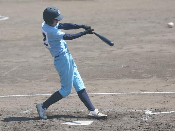 糸魚川-柏崎常盤・総合。5回表柏崎常盤・総合1死二、三塁で宮崎が中前適時打を放ち1-6=柏崎市佐藤池