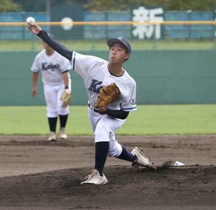 海洋－十日町　力投する海洋の先発平田幸哉＝柏崎市佐藤池