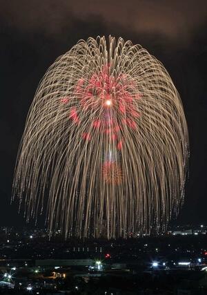 夜空を彩った長岡花火「正三尺玉」＝８月２日、長岡市