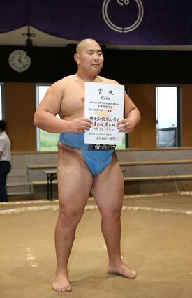 個人無差別級で全勝優勝した海洋のナラントヤー・フセルバートル=上越市謙信公武道館