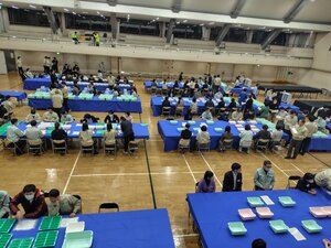 三条市議選の開票作業