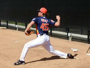 　ブルペンで投球練習するアストロズ・今井＝ウェストパームビーチ（共同）