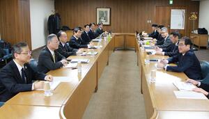 第四北越フィナンシャルグループと群馬銀行の統合準備委員会＝１２日、東京都内の群馬銀行東京事務所