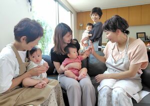NPO法人化を目指す「ねんね」のメンバーら=新発田市住吉町2