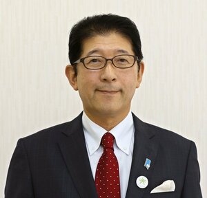 高鳥修一氏
