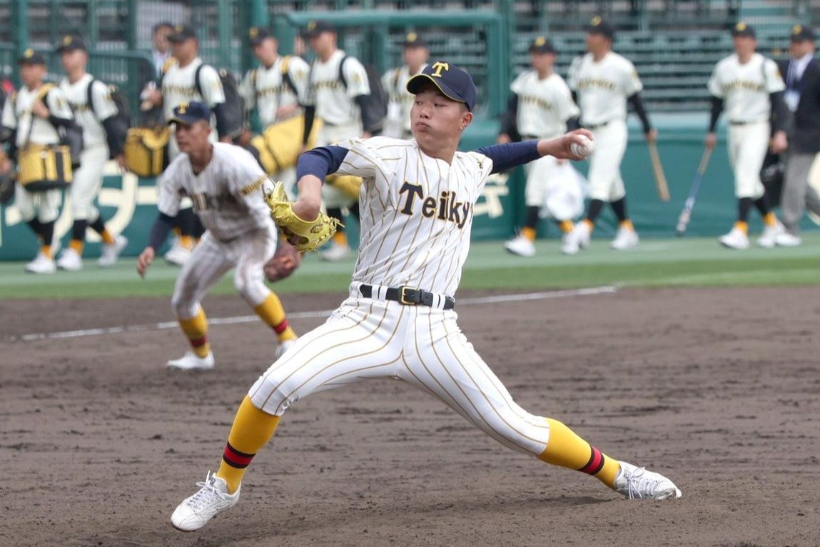 センバツ高校野球］帝京長岡が甲子園練習！一新した“金色”新ユニホーム