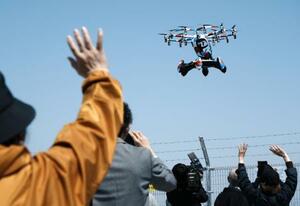 デモ飛行が披露された空飛ぶクルマ「HEXA」=4月、大阪市此花区の夢洲