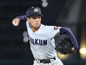 新潟明訓-長野日大 粘りの投球を見せた新潟明訓の今井巨=長野オリンピックスタジアム