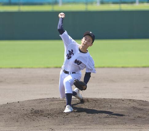 高田－上越　高田の先発投手中戸裕樹＝柏崎市佐藤池