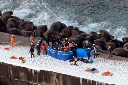 漁船の乗組員1人発見、心肺停止 北海道せたな町、4人乗り遭難 | 新潟日報