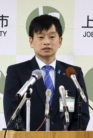 7月24日の定例記者会見での中川幹太市長=上越市役所