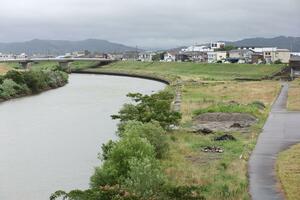 信濃川との合流点近くの五十嵐川。7・13水害後の河川改修で川幅が広がった=三条市