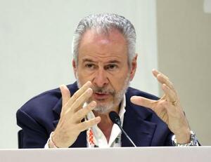 COP30最終日に記者会見するコレアドラゴ議長=22日、ブラジル・ベレン(共同)