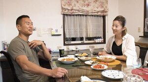 鄭大世が元大韓航空トップCA美人妻との大恋愛を告白=ABEMAオリジナル“人生再スタートバラエティ”『資産、全部売ってみた』(C)AbemaTV,Inc.