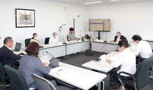 入浴施設の方向性を考える検討会の初会合=佐渡市役所