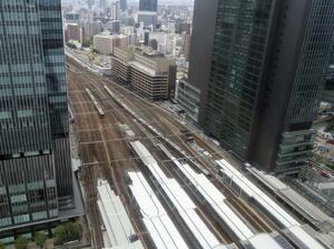 ホテルグランヴィア大阪の「鉄道コンセプトルーム」から見えるJR大阪駅=9月2日、大阪市