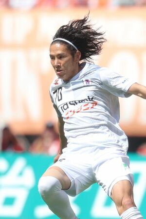 愛媛ＦＣより完全移籍で加入するＭＦ前田椋介選手＝５月２３日、デンカビッグスワンスタジアム