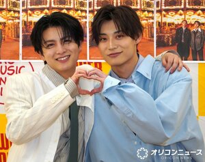 “風邪”ひいたメンバーにメッセージを送った超特急(左から)柏木悠、高松アロハ (C)ORICON NewS inc.