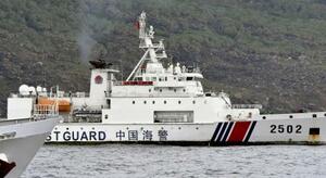 　中国海警局の「海警２５０２」＝２０２４年４月、沖縄県・尖閣諸島の魚釣島周辺