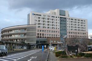 「小児レスパイト入院」の受け入れを始めた県立新発田病院＝新発田市本町１