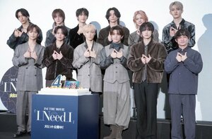 (前列左から)後藤威尊、藤牧京介、木村柾哉、木村柾哉、尾崎匠海、榊原有佑監督、(後列左から)池崎理人、佐野雄大、許豊凡、西洸人、松田迅、田島将吾(C)ORICON NewS inc.