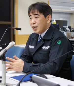記者会見に臨む伊藤信哉・柏崎刈羽原子力規制事務所長=2月5日、柏崎市の県柏崎刈羽原子力防災センター