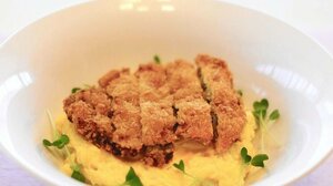 お食事処夕鶴が、提供を始めた「黄金丼」