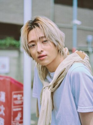 『JUNON』8月号に登場する谷原七音