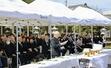 鹿児島県南さつま市の旧陸軍万世飛行場跡地で営まれた慰霊祭。上野辰熊さんも訪れた=2025年4月13日午前