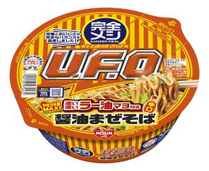 日清食品の「完全メシ 日清焼そばU.F.O. 濃い濃いラー油マヨ付き醬油まぜそば」