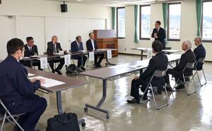 十日町雪まつりの総評や課題などが報告された実行委員会=十日町市保健センター