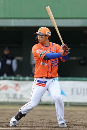 浅井玲於外野手