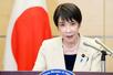 　報道陣の取材に応じる高市首相＝２５日午後、首相官邸