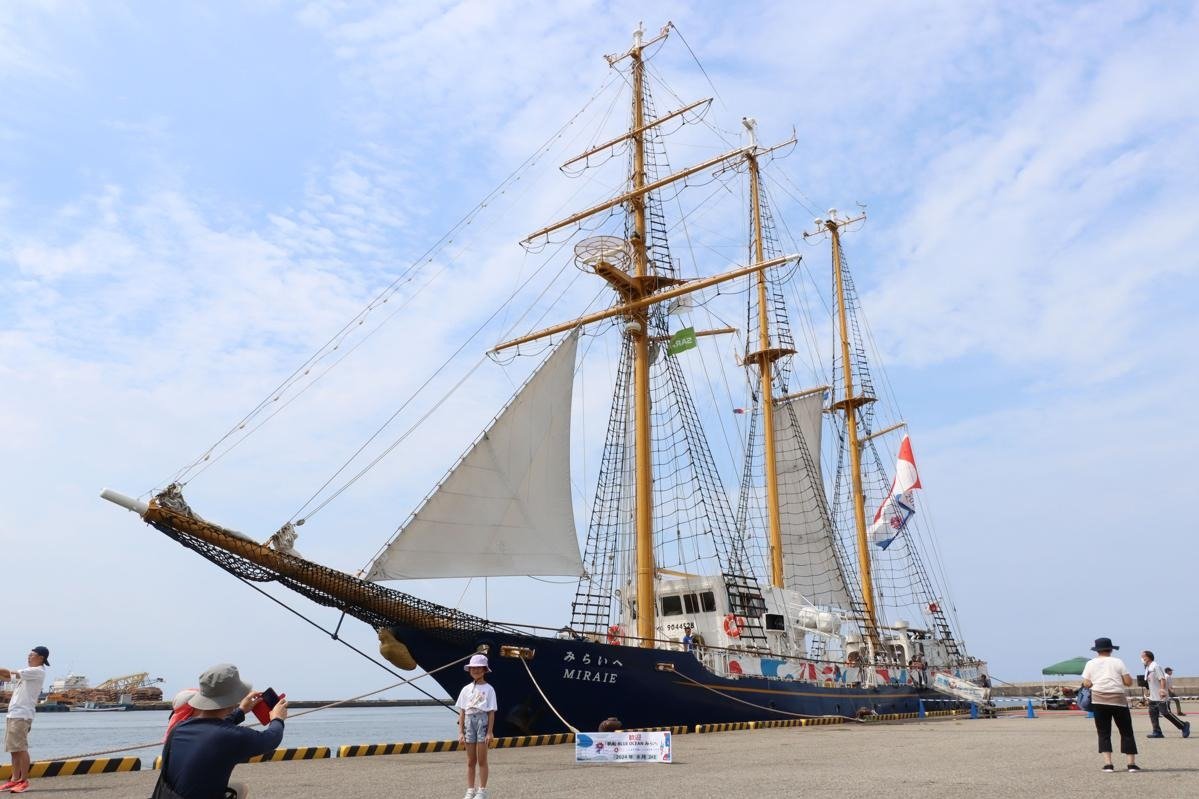 帆船「BLUEOCEANみらいへ」新潟県村上市に寄港 おっきな