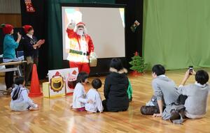 柏崎市の県立こども自然王国で開かれたクリスマスイベント=12月21日、柏崎市高柳町