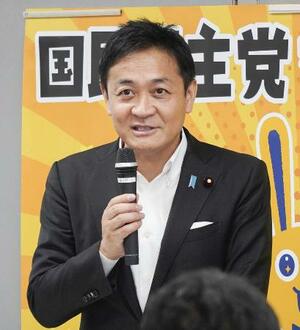 党の会合であいさつする国民民主党の玉木代表=6日、福岡市