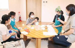 つるがや歯科クリニックが開催した口の発達や離乳食の進め方に関する講座＝見附市本所１