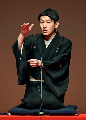 「公推協杯 全国若手落語家選手権」の第2回予選に参加した柳家小ふねさん=10日夜、東京都品川区