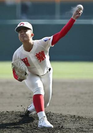 花巻東戦に先発した智弁学園・杉本=甲子園