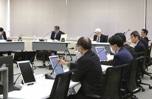 屋内退避の検討チームの設置を了承した原子力規制委員会の定例会合=3月27日、東京